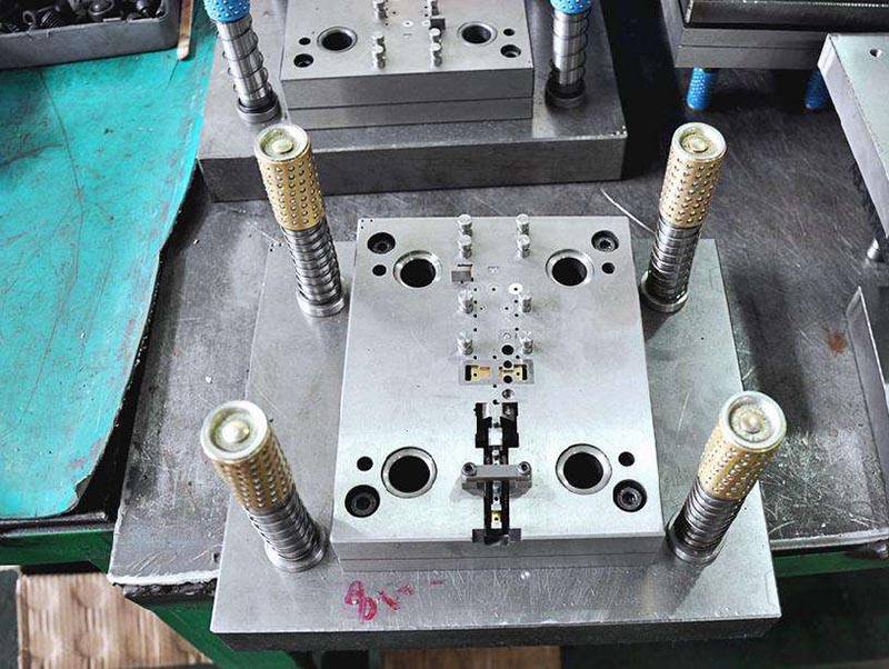 易门模具制造-01