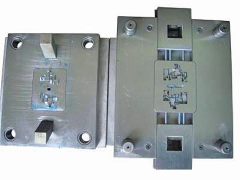 易门精密塑料模-01